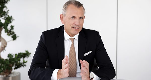 Rainer Weis, Mitglied des Vorstands der Deutschen Leasing