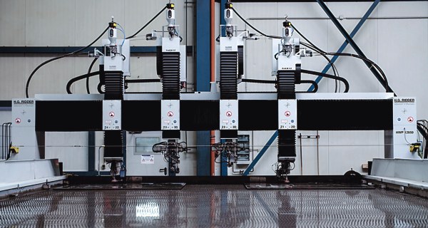 Flüssige Mittel für harten Stahl - Stahlkontor nutzt Factoring