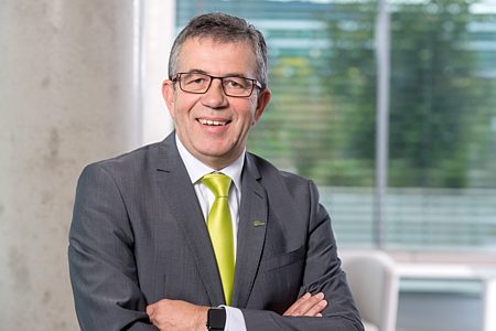 Peter Mülbaier, Geschäftsführer der AVR Gruppe