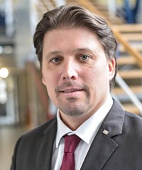 PROFESSOR DR. DANIEL VEIT