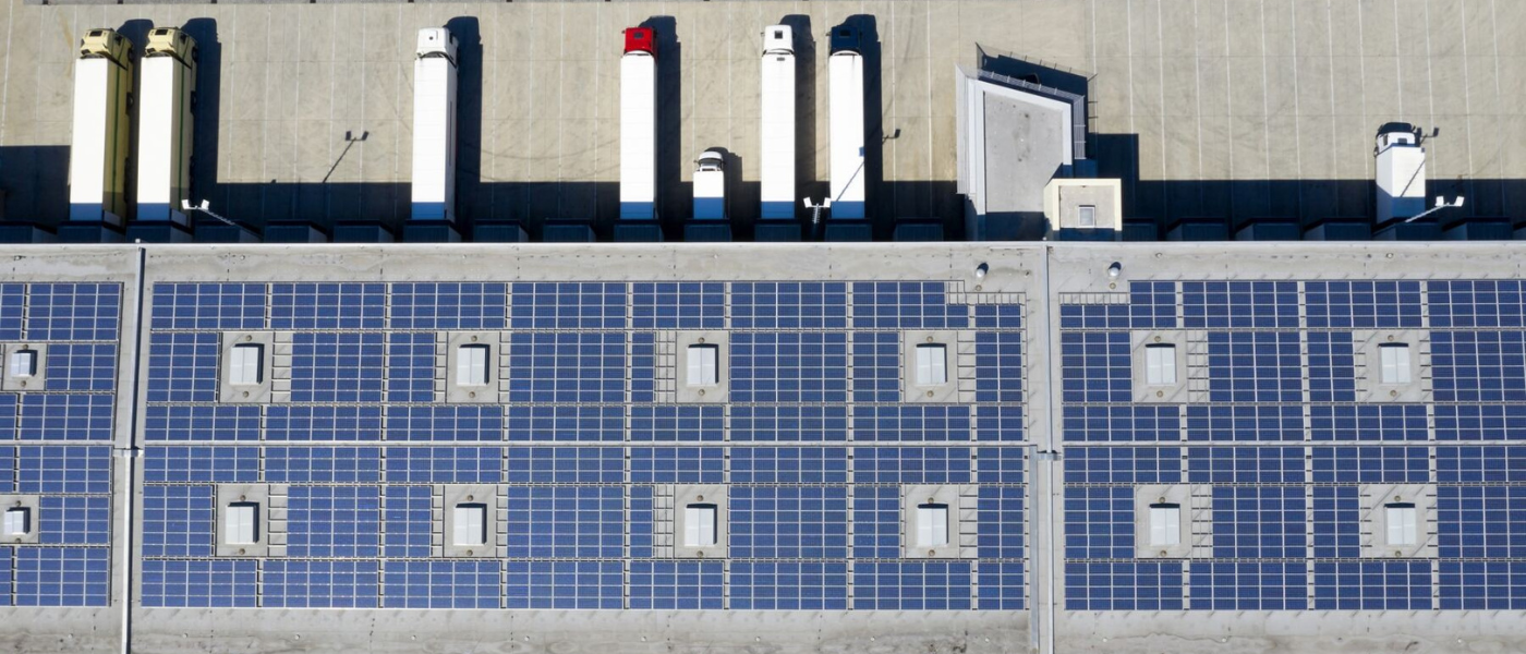 Stromkosten senken KMU: Eine eigene Photovoltaikanlage wird f&uuml;r viele daher zur Alternative.