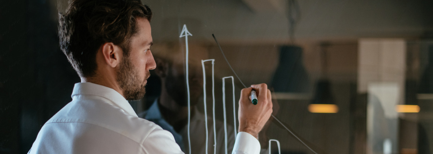 Vom Zahlenexperten zum Business-Strategen Vom Zahlenexperten zum Business-Strategen